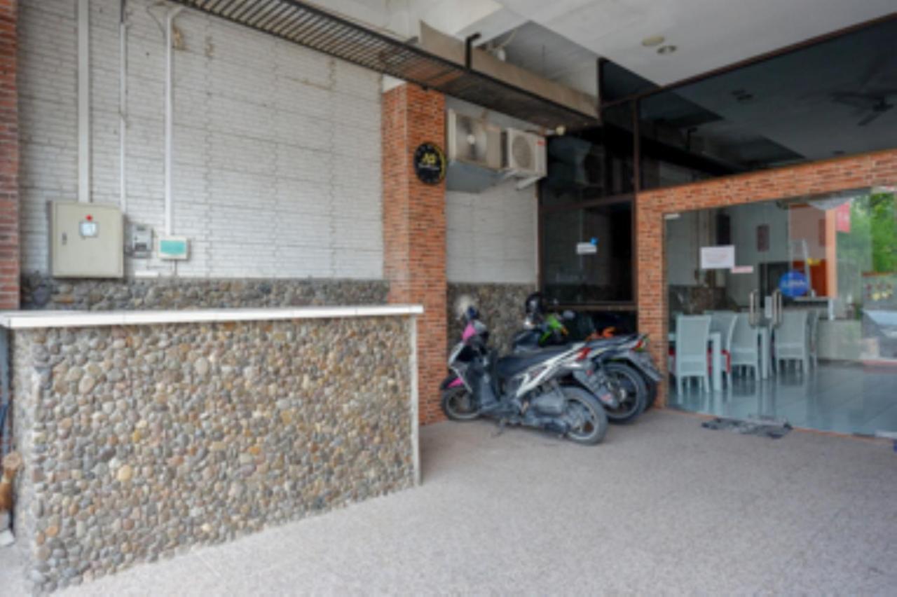 סמאראנג Oyo 1251 Residence 8 מראה חיצוני תמונה